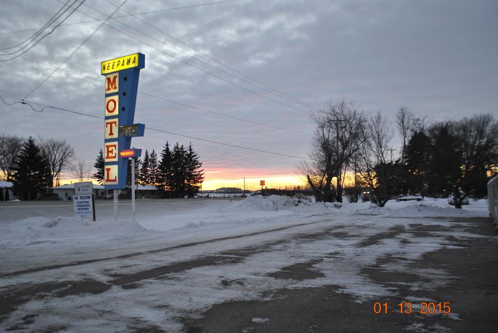 Neepawa Motel Εξωτερικό φωτογραφία