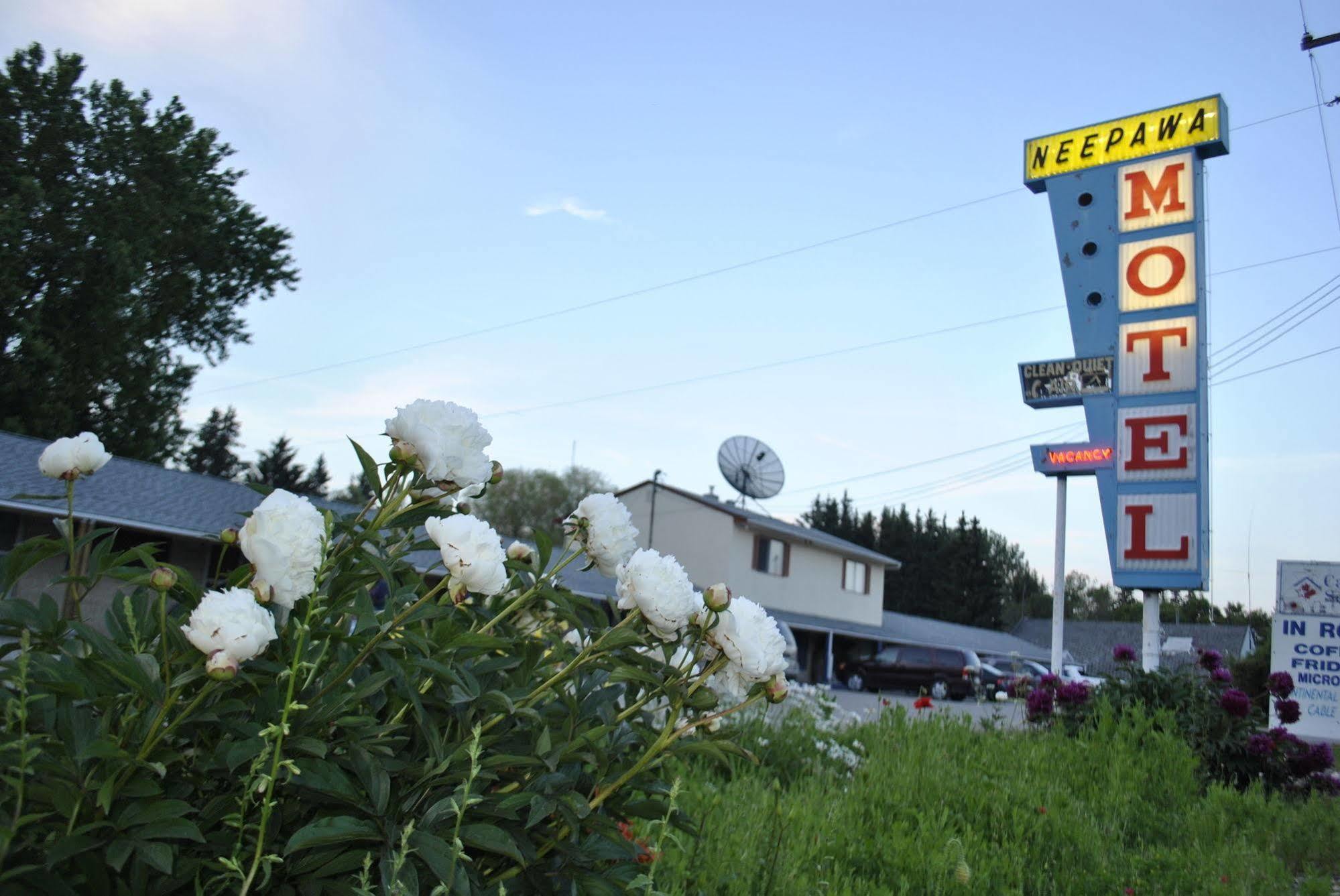 Neepawa Motel Εξωτερικό φωτογραφία